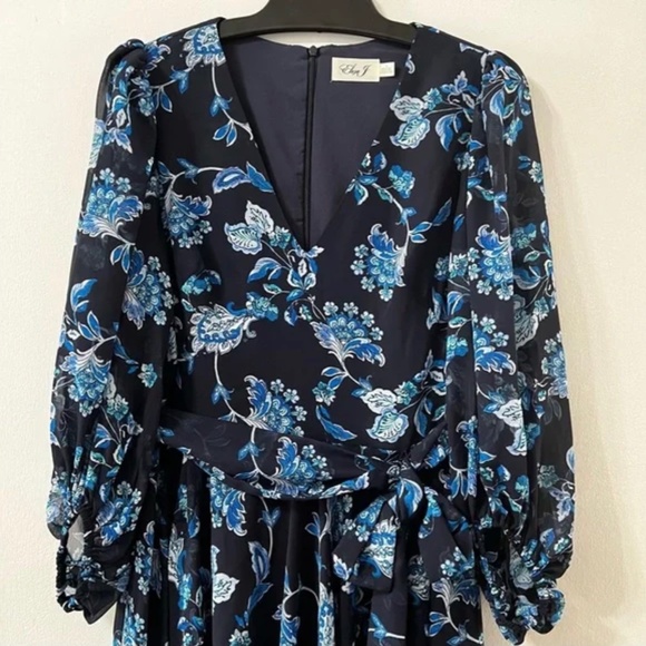 Eliza j - Picture 6 of 6